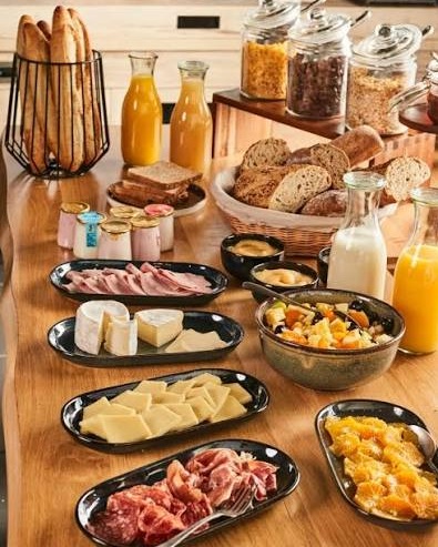 Buffet continental de l'Hôtel Lons à Foix